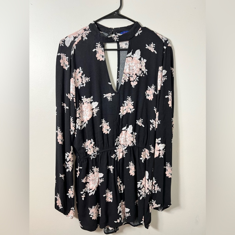 Aeropostale Romper Flowers design, Size M